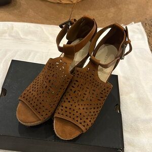 Marc Fisher Wedges NEVER WORN